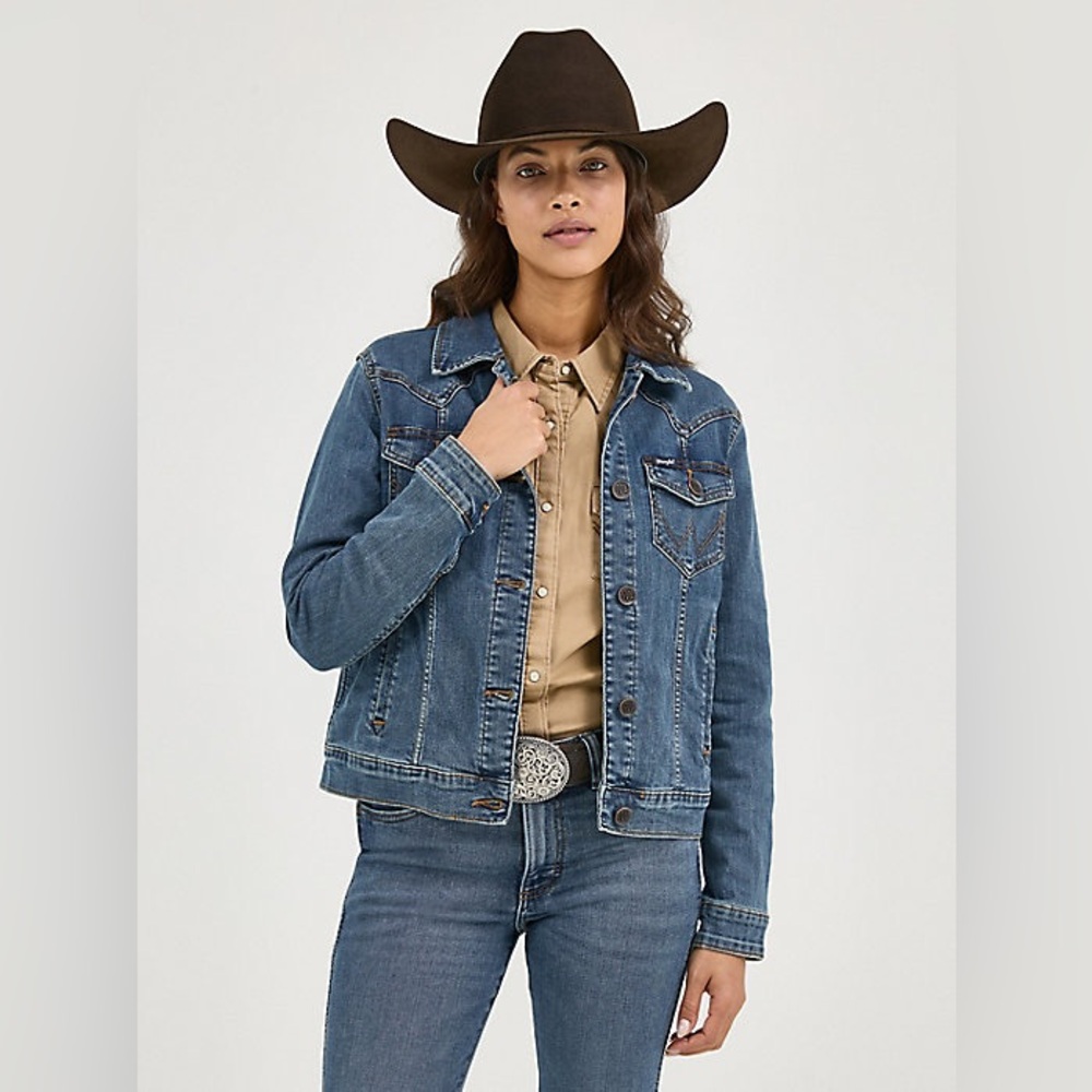 Wrangler Women’s Blue Denim Western Button Down Jean Jacket